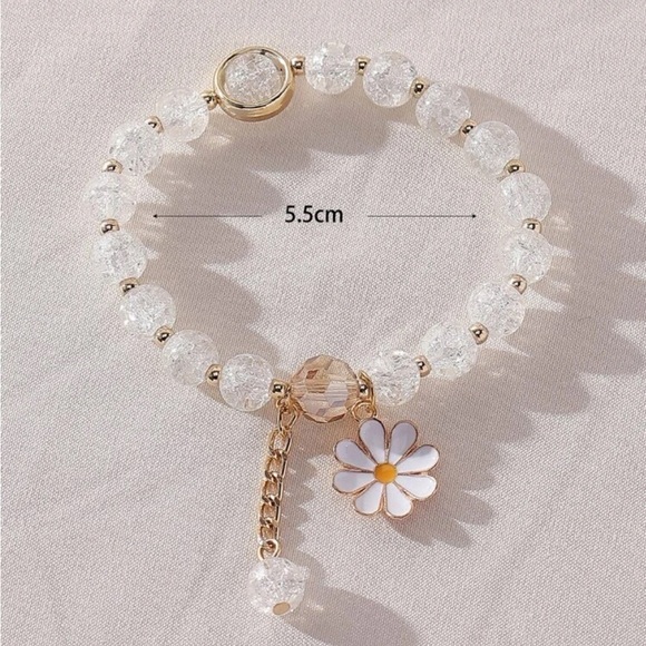 ⚠️Clearance White And Gold Flower Charm Beaded Bracelet - Picture 6 of 6